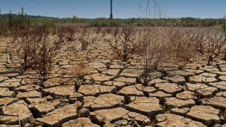 Bir zamanlar içme suyu kaynağı masmavi bir cennetti... Bugün ise bir çöl!