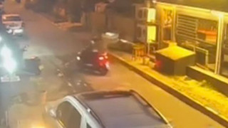 İstanbul'da yine bir motosikletli silahlı saldırı: Çocuk yaştaki 3 şüpheli yakalandı!