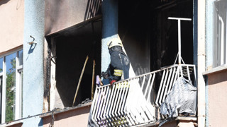 5 katlı apartmanda korkutan yangın: 13 kişi hastaneye kaldırıldı