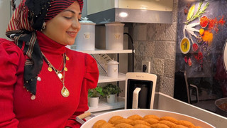 Ekranların ''Semra Chef''i tesettüre veda edip türbanını çıkarınca hakaret yağdırdılar