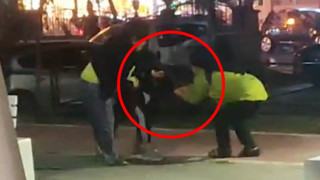 Şehir teröristi ATM'den para çeken kadına saldırdı; ortalık bir anda karıştı!