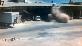 Toptancı halinde büyük patlama: Ölü ve yaralılar var