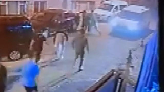 İstanbul'da motosikletli gasp çetesi dehşeti kamerada