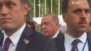 Trump'ın konvoyu yüzünden bekleyenlere arasına Erdoğan da katıldı!