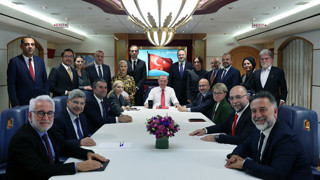 Erdoğan, Trump'la görüşmesini uçakta anlattı! Rahip Brunson konusuna girmedi