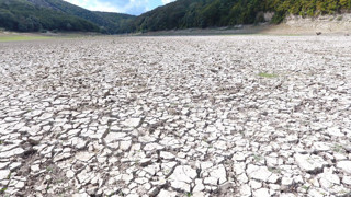Bu gördüğünüz çöl aslında İstanbul'un suyunu karşılayan bir barajdı...