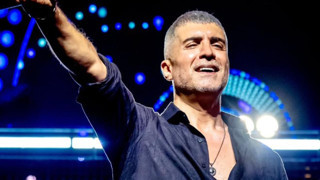 Özcan Deniz yeni imajıyla sosyal medyanın diline düştü!