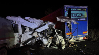 Mersin'de korkunç kaza: 3 ölü, 16 yaralı