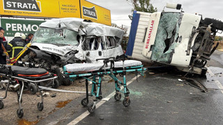 Tekirdağ'da can pazarı! Kamyonet ile işçi servisi çarpıştı: Ölü ve yaralılar var