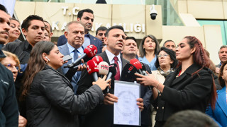 CHP İstanbul İl Başkanı Özgür Çelik mazbatasını aldı