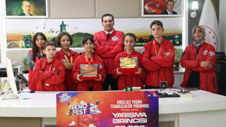 TEKNOFEST birincisi Diyarbakırlı öğrenciler ödüllerini Gazze'ye bağışladı