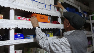 Yarım asırda bu küçücük dükkanda 9 çocuk, 24 torun büyüttü!