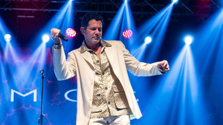 Sempatik sanatçı Keremcem sevgilisiyle sosyal medyada aşka geldi