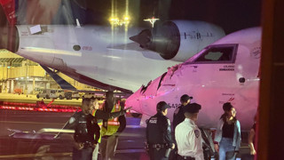 Havalimanında korku dolu anlar: 2 yolcu uçağı çarpıştı; yaralılar var