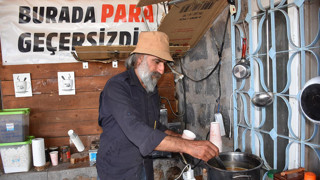 Bu tesiste para geçmiyor! Yemek de bedava, ata binmek de...