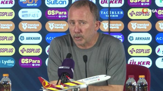 Sergen Yalçın Galatasaray tribünlerine çok özel pankart için teşekkür etti