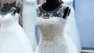 Uyuşturucu tacirleri kilolarca uyuşturucuyu gelinliğin üstüne boncuk boncuk işlemiş!