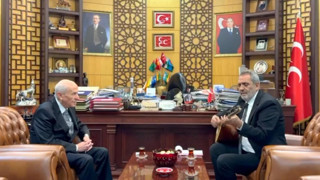 Ünlü sanatçıdan arazisini hibe eden Bahçeli'ye ''sazlı'' sürpriz