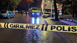 Elinde jiletle sokağı birbirine katan şüpheli silahla vurularak öldürüldü!