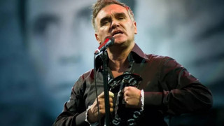 İsrail sempatizanı şarkıcının konserlerine Valilik ''dur'' dedi