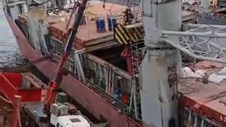 Tersanede feci ölüm! Gemi yan yattı, ortalık savaş alanına döndü