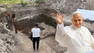 İlk yurt dışı ziyareti için Türkiye'yi seçen Papa'ya çok özel hediye