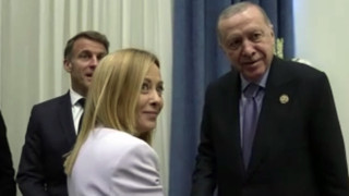 Erdoğan ile Meloni'nin ayaküstü sohbeti liderleri güldürdü