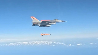 Türk mühendislerin geliştirdiği SOM-J seyir füzesi hedefi 12'den vurdu!