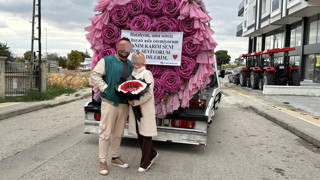 Artık nasıl bir kabahat işlediyse... Eşe görülmemiş özür çiçeği!