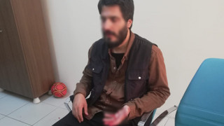 Okul bahçesine giren gaspçılar dehşet saçtı!