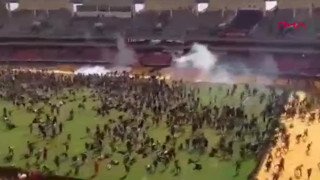 Eski başbakanın cenazesinde ortalık savaşa alanına döndü: Ölü ve yaralılar var