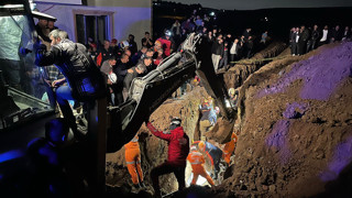 Kanalizasyon kazısında göçük faciası: Toprak altında kalan 2 kardeş öldü!