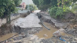 Yağmur felakete dönüştü: Hortum oluştu, heyelan oldu, okullar tatil edildi, yaşam alt üst oldu