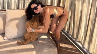 Cesur tarzıyla genç mankenlere meydan okuyan ekranların kusursuz güzelinden olay açıklama