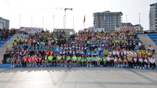 Küçükçekmece'de çocuklar 29 Ekim için koştu