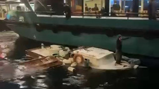 İstanbul Boğazı'nda yolcu motoru ile balıkçı teknesi çarpıştı