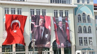 Tüm okullara 10 Kasım için Erdoğan posteri talimatı iddiası ortalığı karıştırdı!