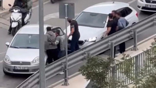 İstanbul trafiğinde eli sopalı şehir magandaları kamerada!