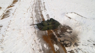 Türkiye'nin milli muharebe tankı Altay yerli silah sistemleriyle donatıldı