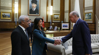 Beştepe'de ''süreç'' zirvesi: Erdoğan, DEM Parti heyetiyle bir araya geldi