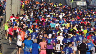 Dünyanın kıtalararası koşulan tek maratonu Türkiye İş Bankası 47. İstanbul Maratonu'na büyük katılım