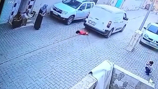 İki yaşındaki minik kız çocuğu korkunç bir şekilde can verdi