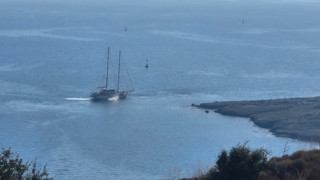 Turizm cennetimizde büyük panik: Dev yelkenli karaya oturdu