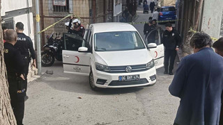 Yemek dağıtan Kızılay çalışanı silahla vuruldu