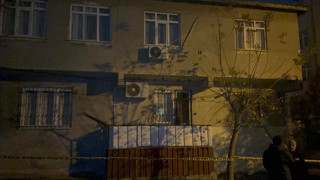 Bir apartmanın kolonlarında daha çatlaklar oluştu!