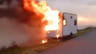 Alev alev yanan karavan küle döndü