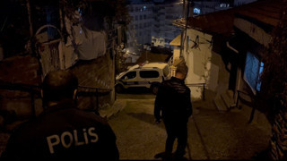 Bahçede dehşet: Evinden çıkan kadın cesetle karşılaştı!