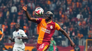 Dünya devi Galatasaray'ın yıldızı Osimhen'i istiyor!