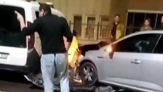 Aracıyla kaza yapan oğlunu dövmekten beter etti!