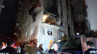İstanbul'da 6 katlı binada şiddetli patlama: Sokak savaş alanına döndü